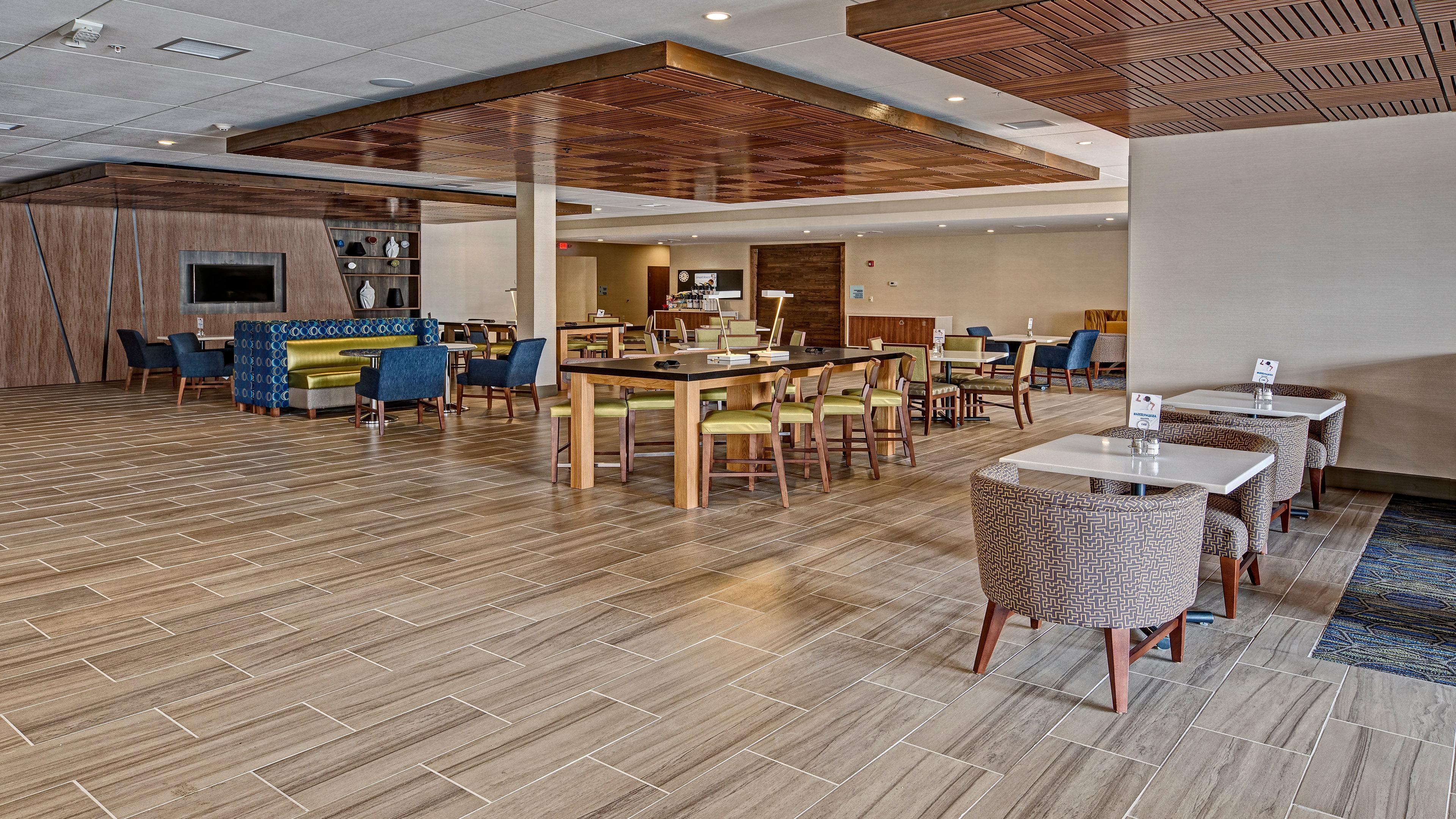 Holiday Express Airport Expo Center By Ihg Hotel 3*