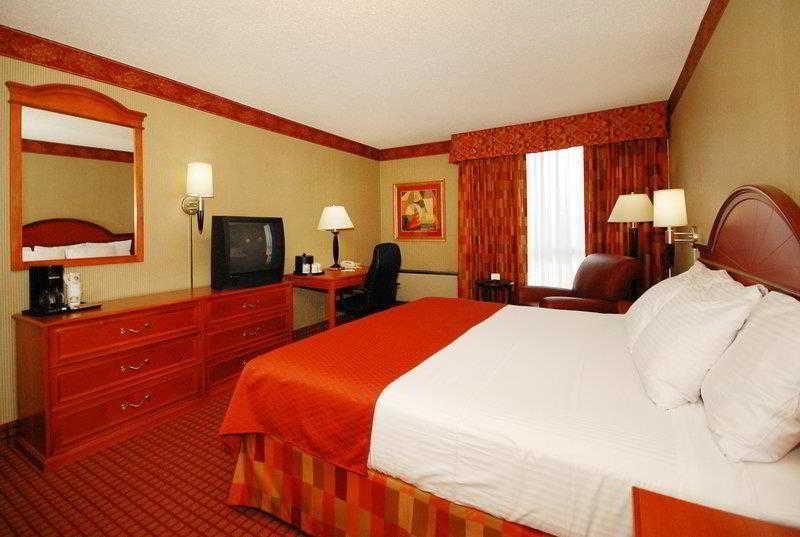 Hotel Express Airport Expo Center By Ihg Louisville