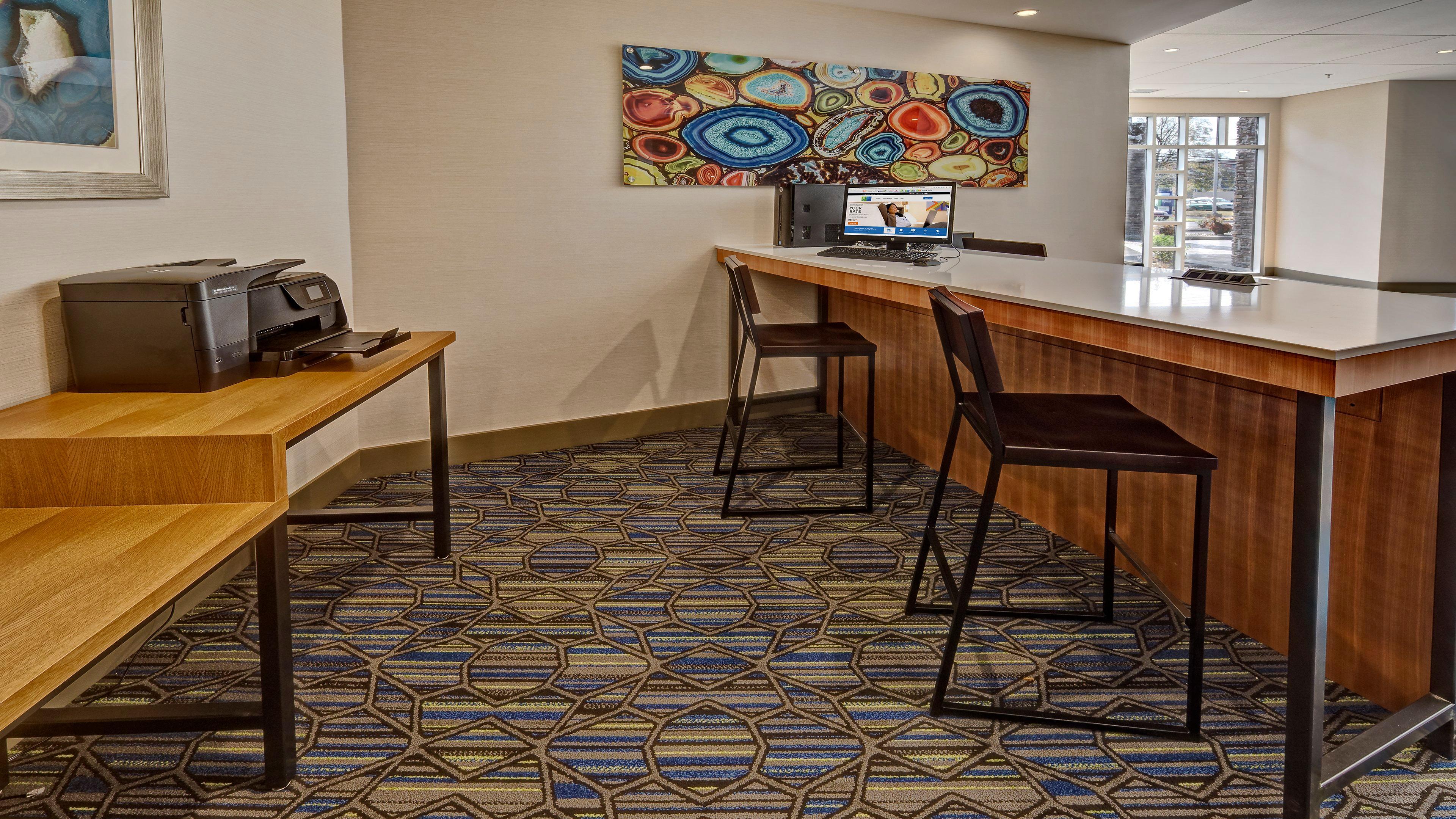 Holiday Express Airport Expo Center By Ihg Hotel Louisville